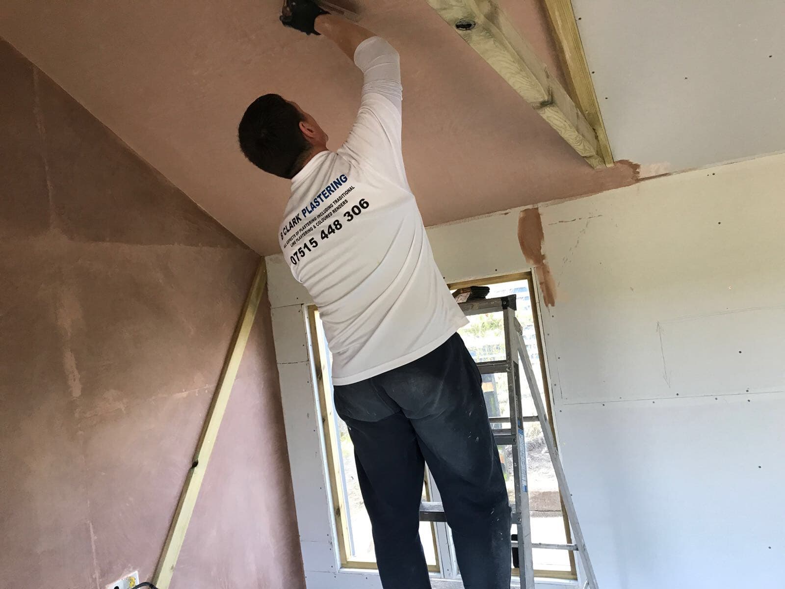 Skimming walls and ceilings